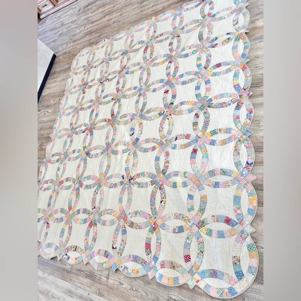 Vintage Handmade Cottagecore Double Wedding Ring Quilt